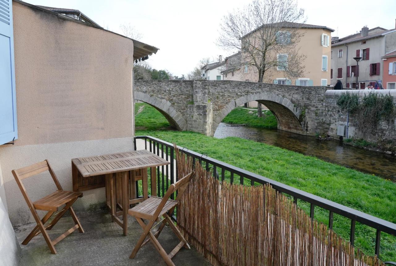Auberge Du Vieux Pont 布里涅 外观 照片